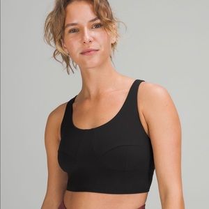 Lululemon Nulu front darting yoga bra. Size 8